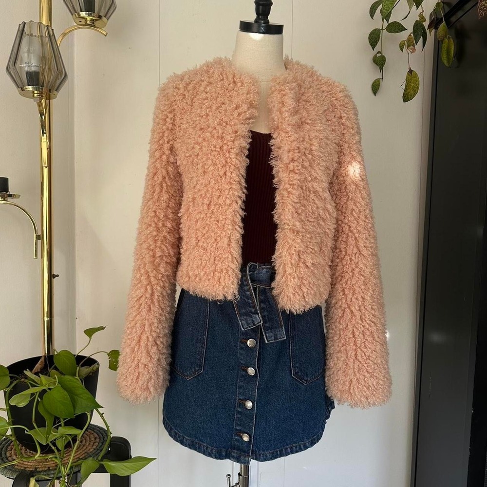 UGG Women Peach Pink Cropped Faux Fur Fuzzy Shag Jacket S1095876 Small